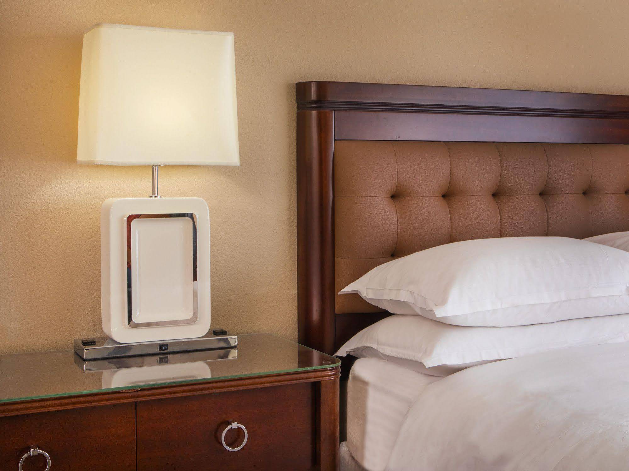 Sheraton Framingham Hotel & Conference Center Kültér fotó