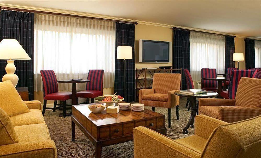 Sheraton Framingham Hotel & Conference Center Kültér fotó